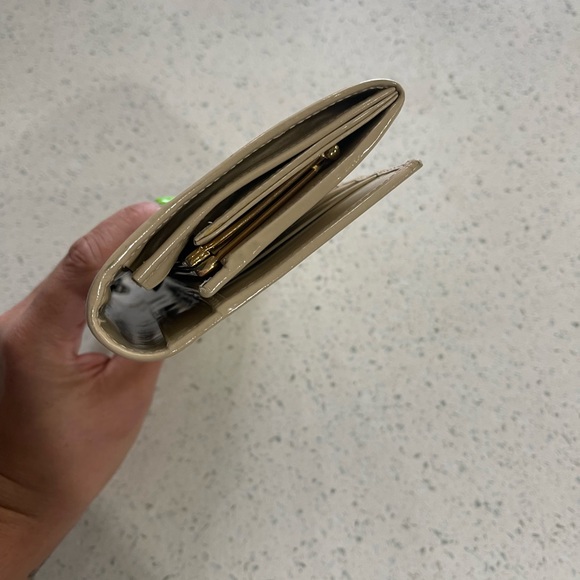 Gucci Wallet Like New (EUC) - Picture 11 of 15